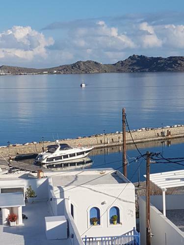 Studios Flora In Naoussa Paros