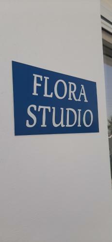 Studios Flora In Naoussa Paros