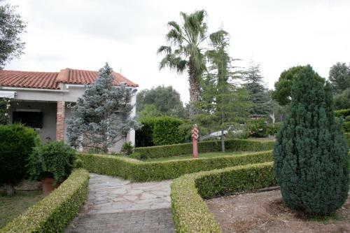 Vila Kalostous