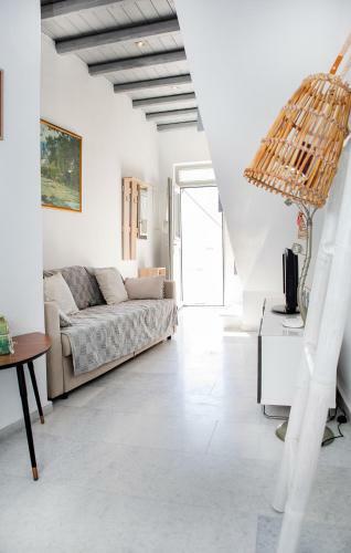 Caper-2 Bedroom Traditional Home With Amazing View