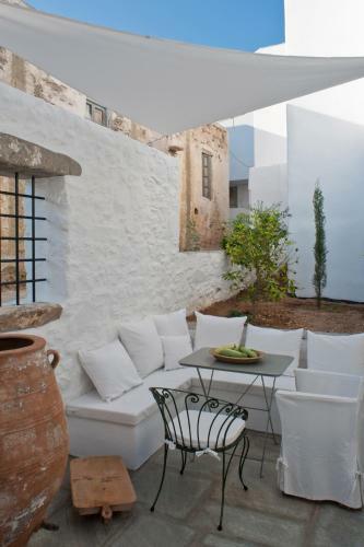 The Olive House Naoussa
