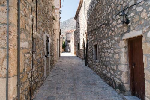 Nikolas Place