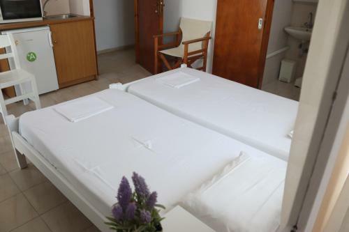 Hostal Papas Rooms On The Seafront