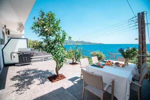 Anemos Seaside Apartment