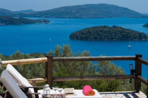 Stunning Seaviews, Infinity Pool, Close To Beach - Villa Meliti