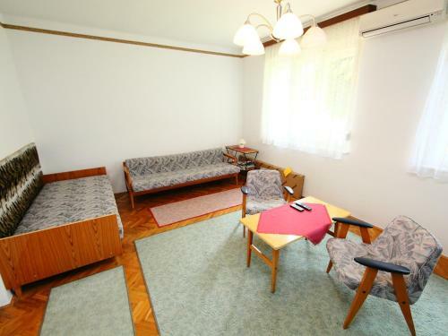 Villa Balatonsz�rsz� 2