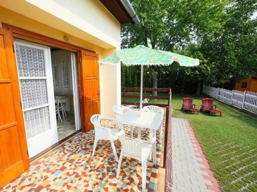 Villa Balatonsz�rsz� 2