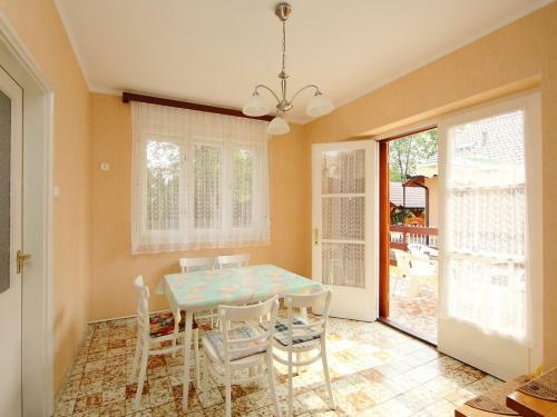 Villa Balatonsz�rsz� 2