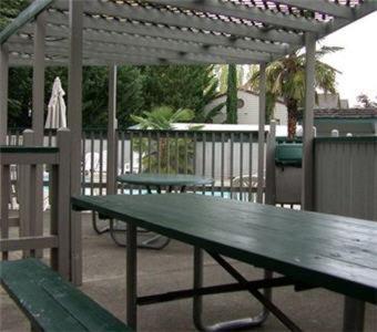 Motel Cedarwood Inn
