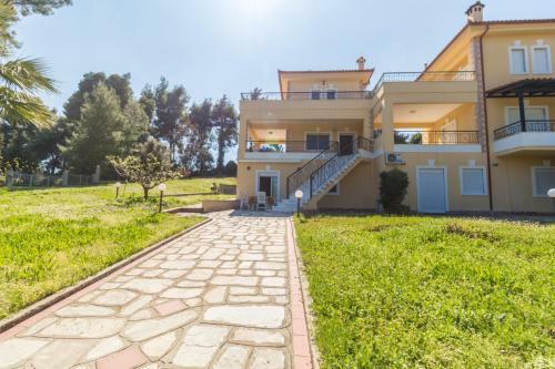 Kyrana Apartments
