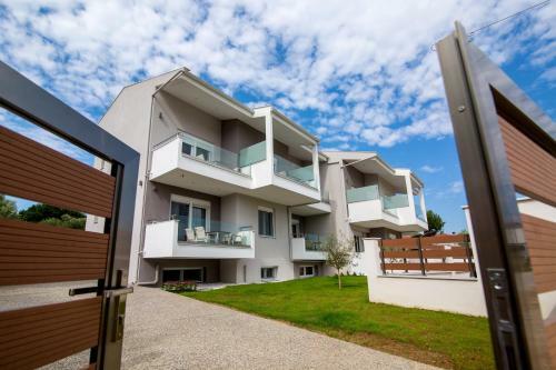 The Papoutsakis Apartments