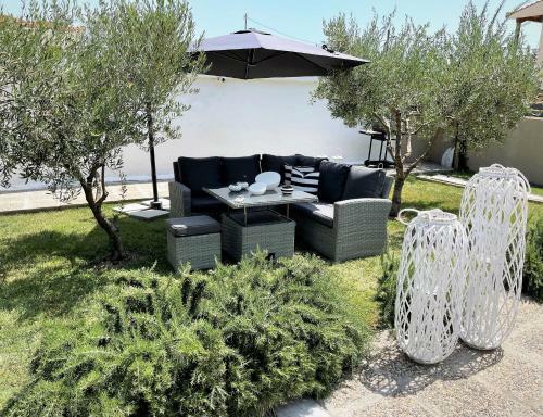 Athina's Apartments & Studio