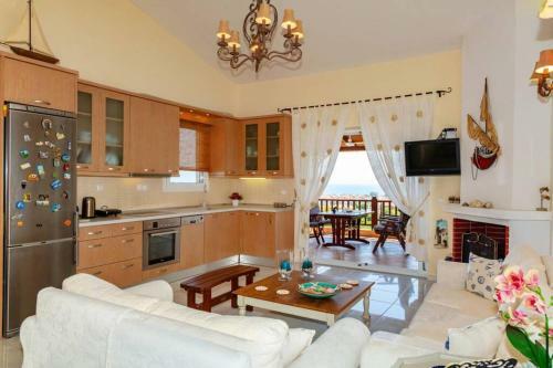 Luxury Nikiti?s House
