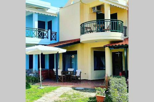 Tetis Seafront Maizonette