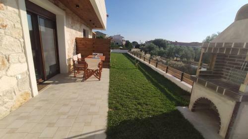 Nikiti Beach House, 2 Mins To The Sea