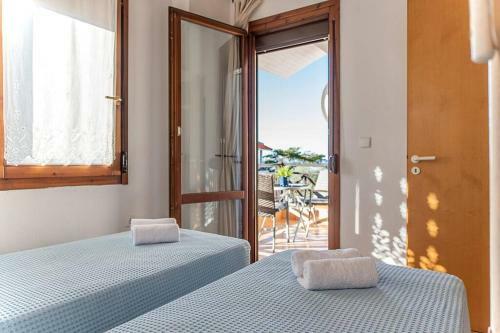 Onar Seafront Maisonette