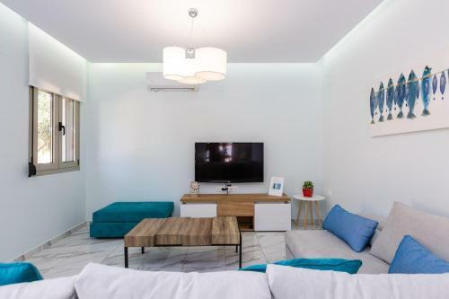 Villa Vera - With Private Heated Pool & Jacuzzi