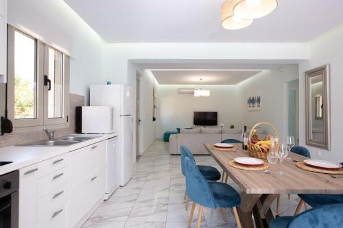 Villa Vera - With Private Heated Pool & Jacuzzi