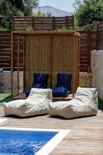 Villa Prima - With Private Heated Pool & Jacuzzi