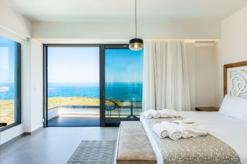 Wave Villa, Beach Front Retreat!