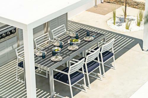 Constantinos Villa, Sublime Island ?scape!