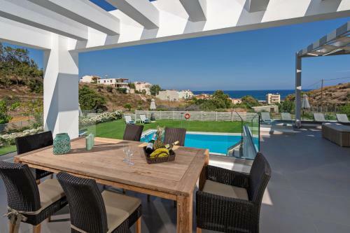 Eolia Villa, Beach Relaxation!
