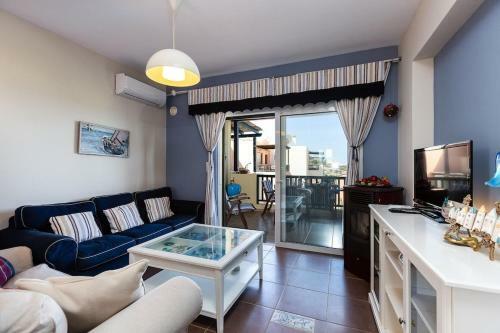 Sun & Blue ?each Apartment