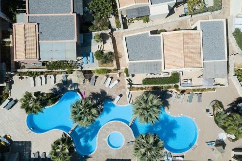 Sun & Blue ?each Apartment