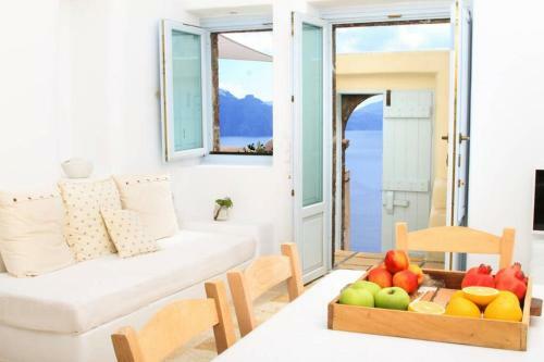 Villa Dionyssos Cave House