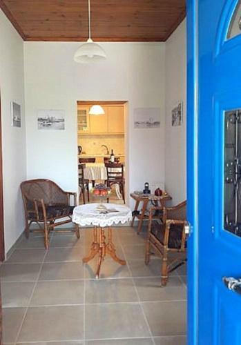 Perdika Stonehouse