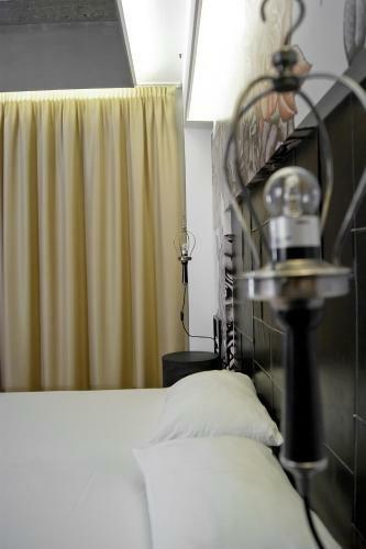 Adonis City Hotel