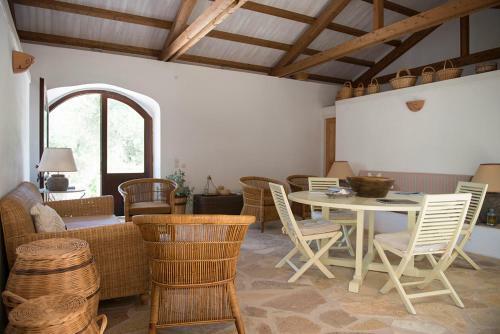Paxos' Villa - Pool & AC