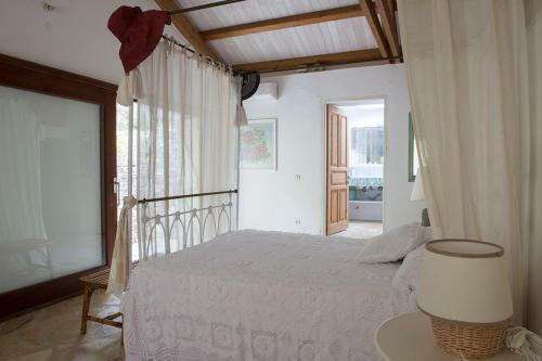 Paxos' Villa - Pool & AC