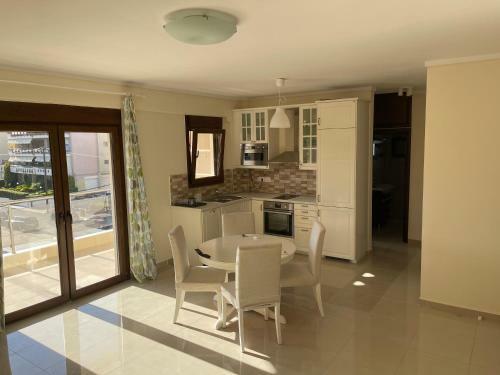 Luxury And Sunny Apartment 350 Mts From The Beach!!