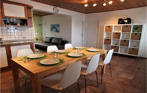 Awesome Apartment In Ribarica With 2 Bedrooms