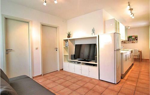 Awesome Apartment In Ribarica With 2 Bedrooms