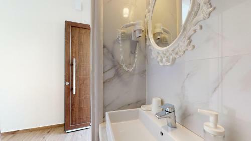 Hostal Valentino House