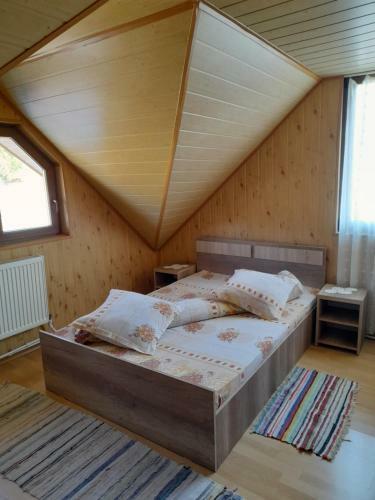 Casa Poieni?a