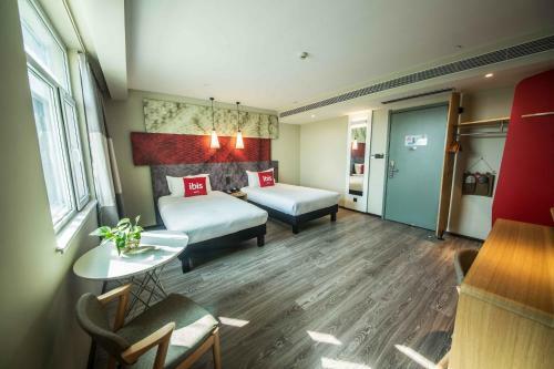 Ibis Urumqi Weixing Square Hotel