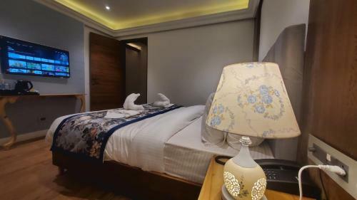 Hotel Sapling By Lujo Grand