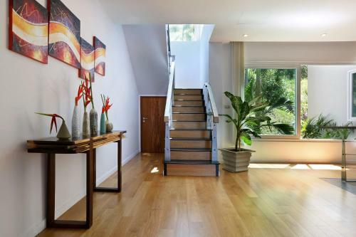 Villa Beyond-namaste 15 Bedroom Fully Staffed Seaview Villa