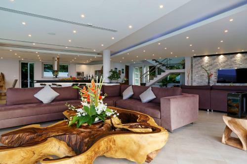 Villa Beyond-namaste 15 Bedroom Fully Staffed Seaview Villa