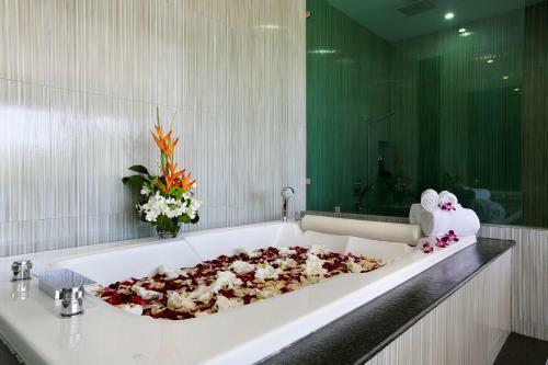 Villa Beyond-namaste 15 Bedroom Fully Staffed Seaview Villa