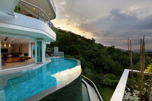 Villa Beyond-namaste 15 Bedroom Fully Staffed Seaview Villa