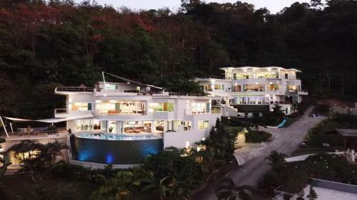 Villa Beyond-namaste 15 Bedroom Fully Staffed Seaview Villa