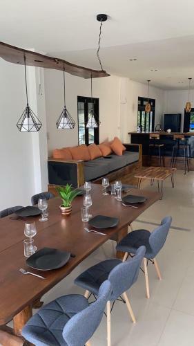 Le Club Villa