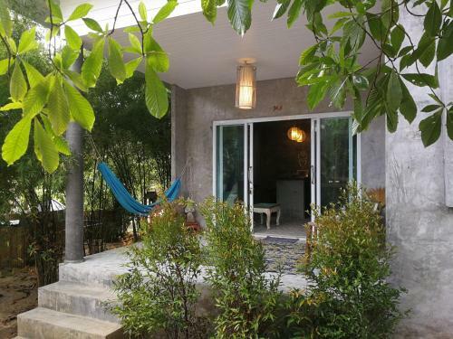 Dg House
