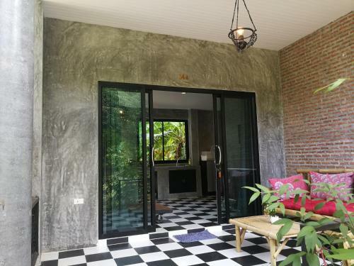 Dg House