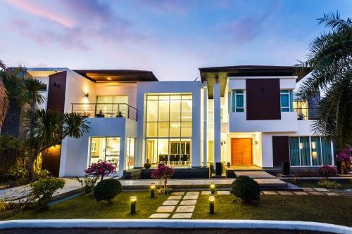 Kyerra Villa By Lofty