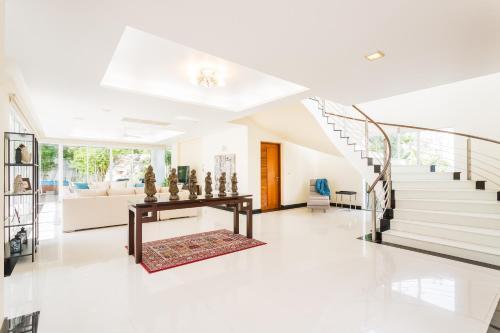 Kyerra Villa By Lofty